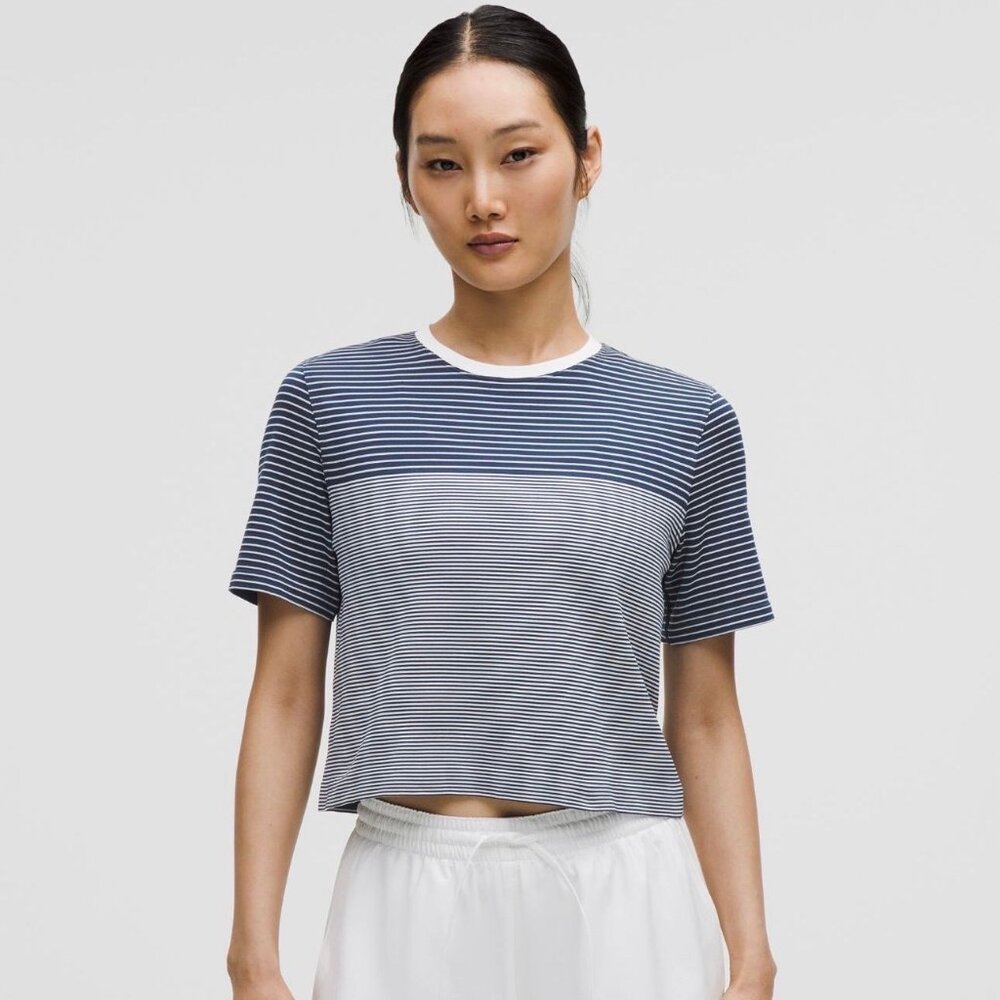 NWT Lululemon Seamless Classic-Fit Mariner Stripped Crop T-Shirt Size Small